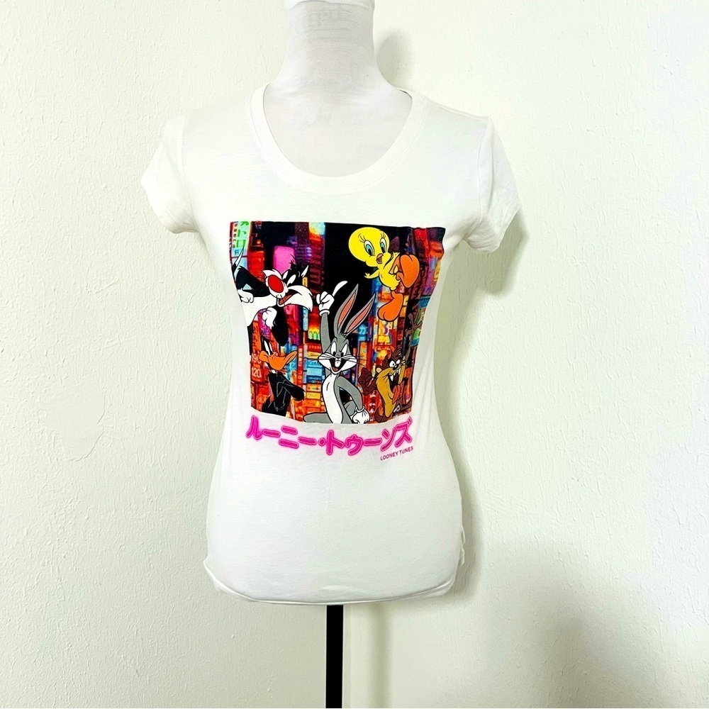 Looney Tunes Small White Tweety Sylvester Bugs Taz and Daffy City T-Shirt EUC